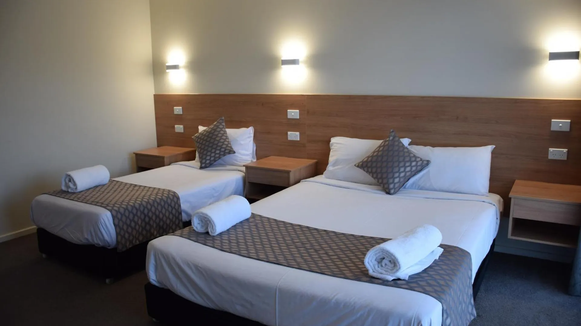 Rainbow Motel Queanbeyan Hotel