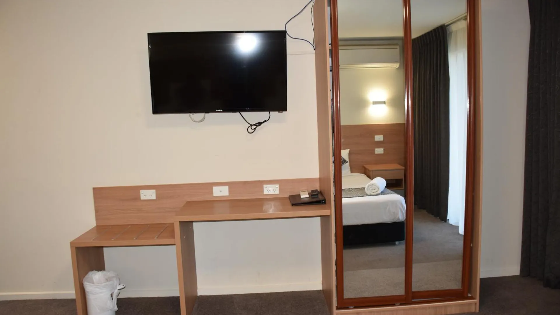 Rainbow Motel Queanbeyan 4*,