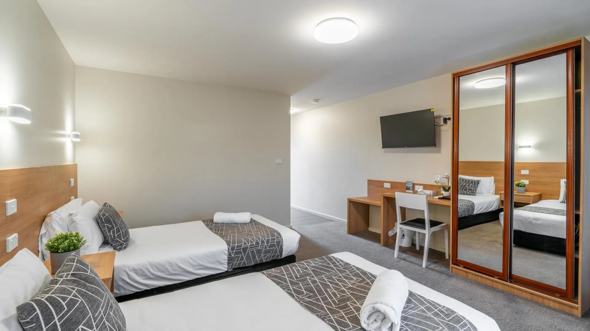 Rainbow Motel Queanbeyan Hotel