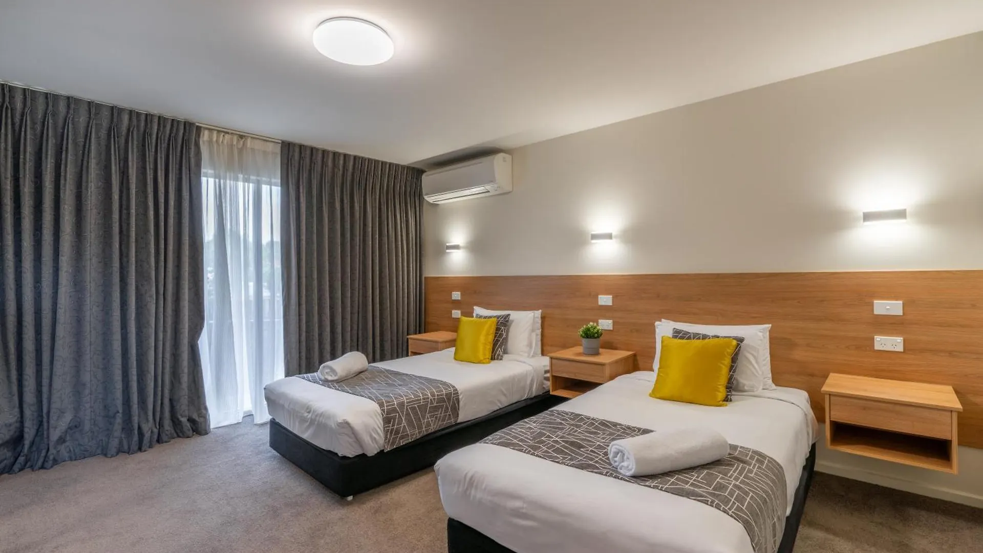 Rainbow Motel Queanbeyan Hotel